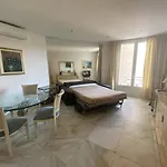 540 Cannes La Croisette - Joli Studio Au Calme Cote Jardin